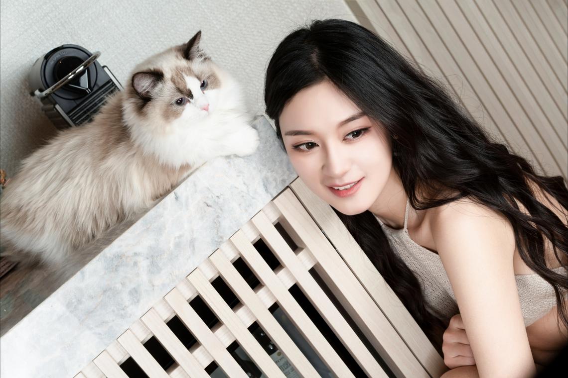 济南动物园为大熊猫华奥庆祝18岁生日